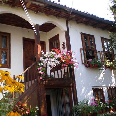Tsutsovi House Otel Kalofer Dış mekan fotoğraf