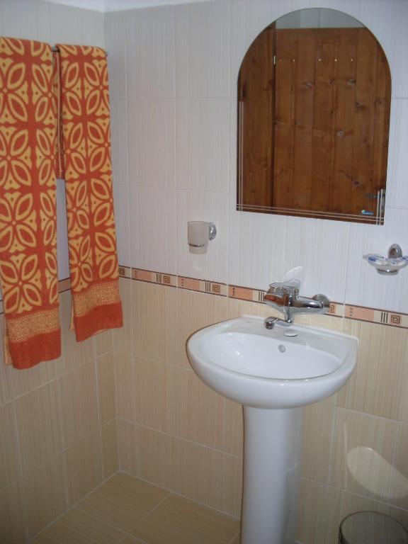 Tsutsovi House Otel Kalofer Oda fotoğraf