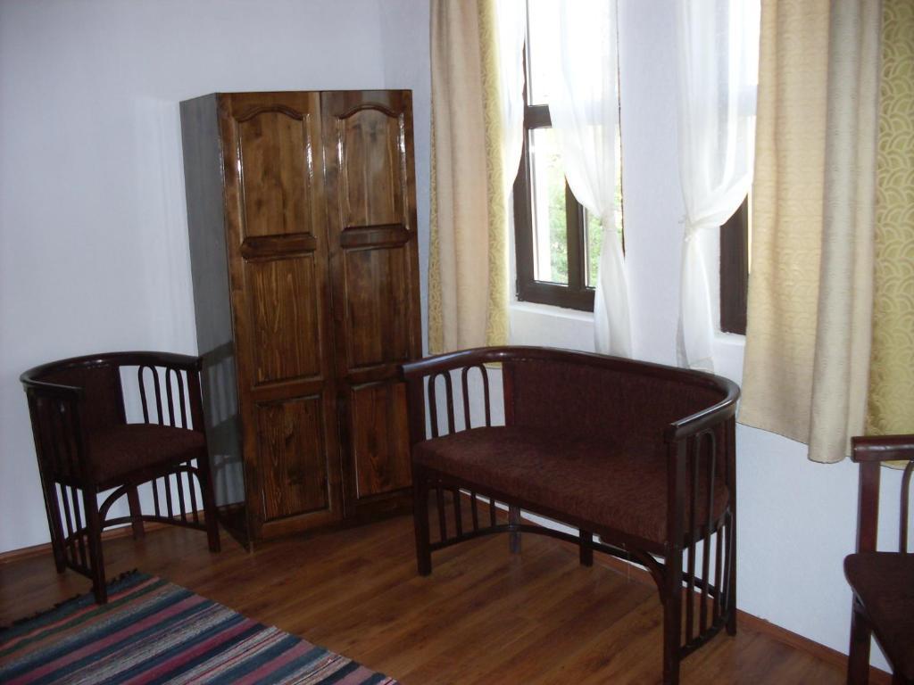 Tsutsovi House Otel Kalofer Oda fotoğraf