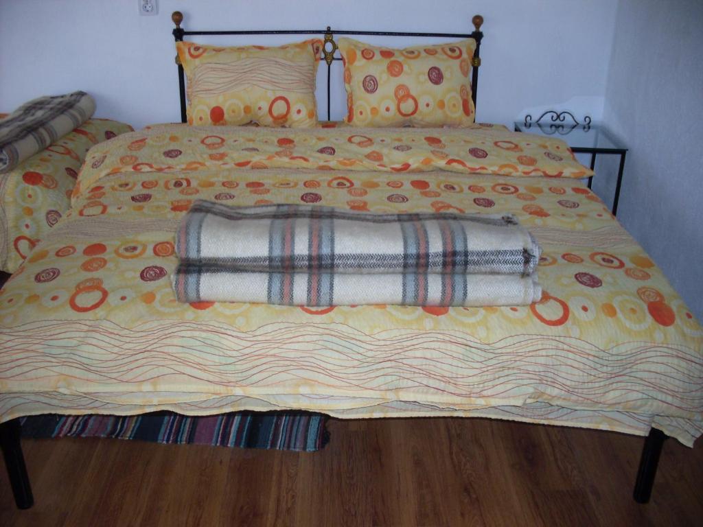 Tsutsovi House Otel Kalofer Oda fotoğraf
