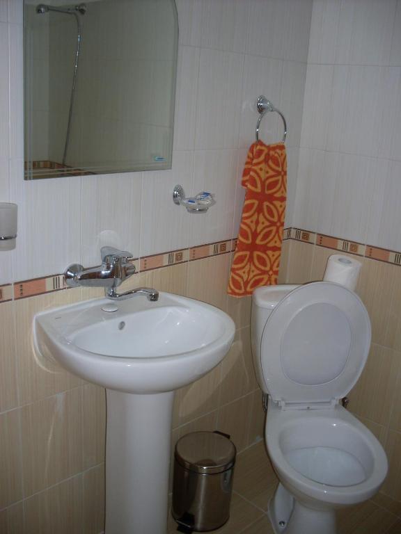 Tsutsovi House Otel Kalofer Oda fotoğraf