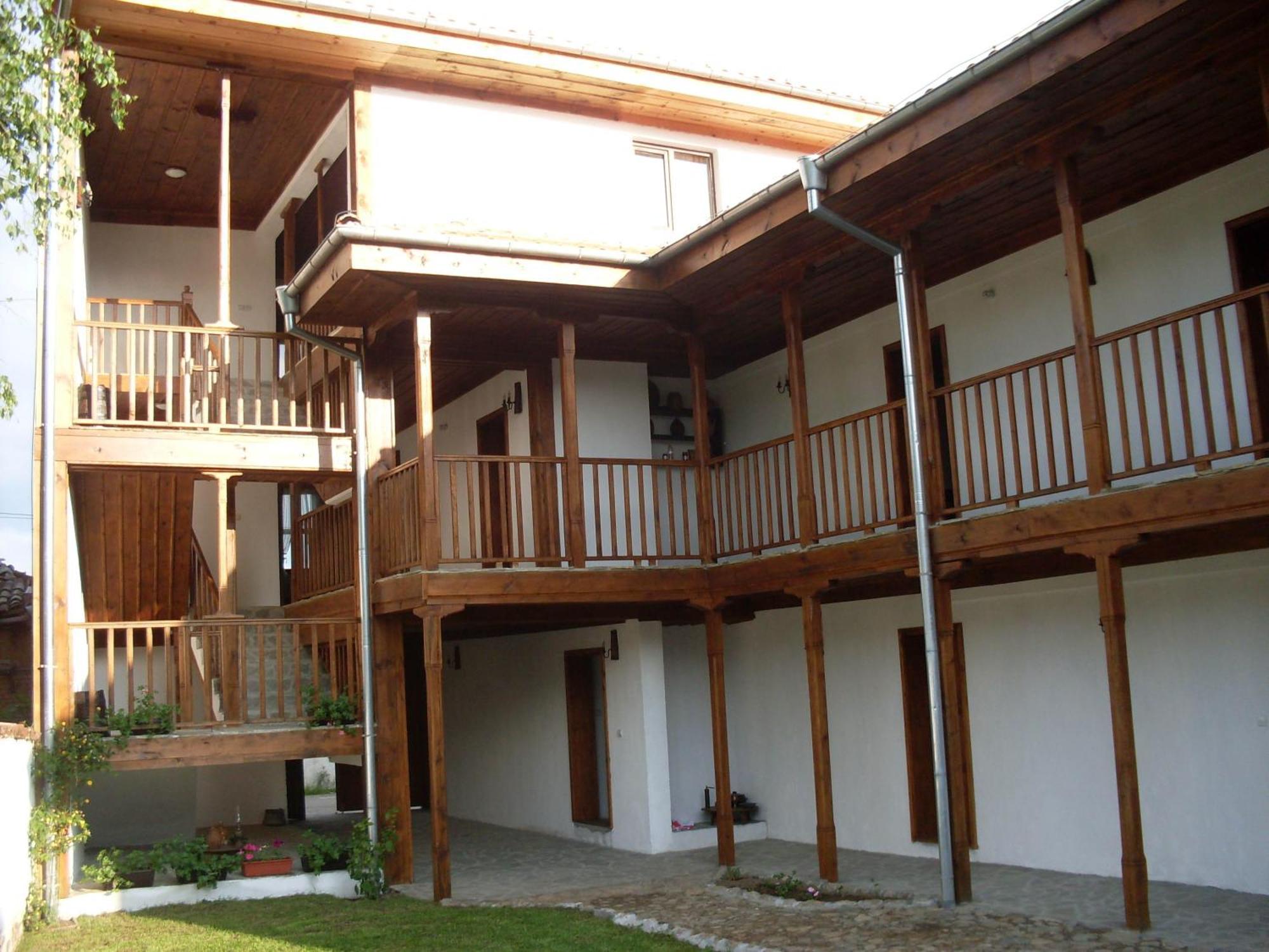 Tsutsovi House Otel Kalofer Dış mekan fotoğraf